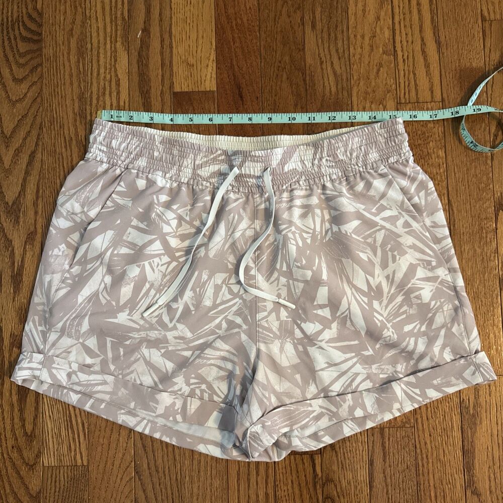 Lululemon Spring Break Away Short 4-Way Stretch 3" Shadow Leaf Light Ivory Muse